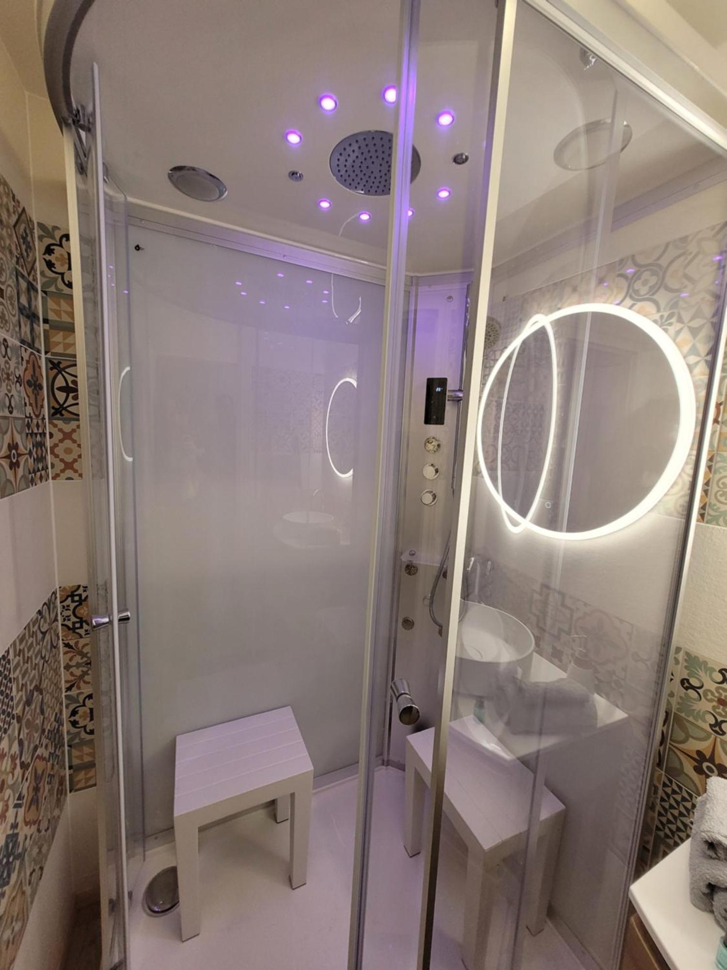 Appartement Victoria Spa, Au Coeur Du Centre-ville Hammam -wifi -grand Lit Double Queen Size 160x200cm *